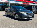 Toyota Avensis 2012 Harmaa