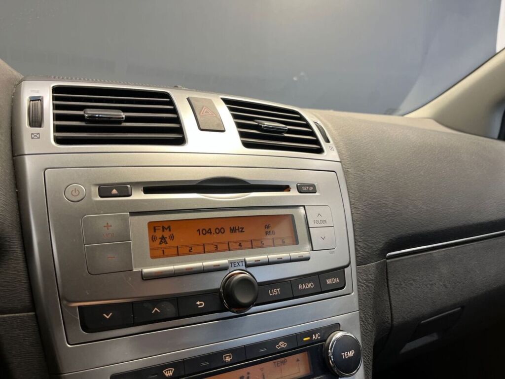 Toyota Avensis 2012 Harmaa