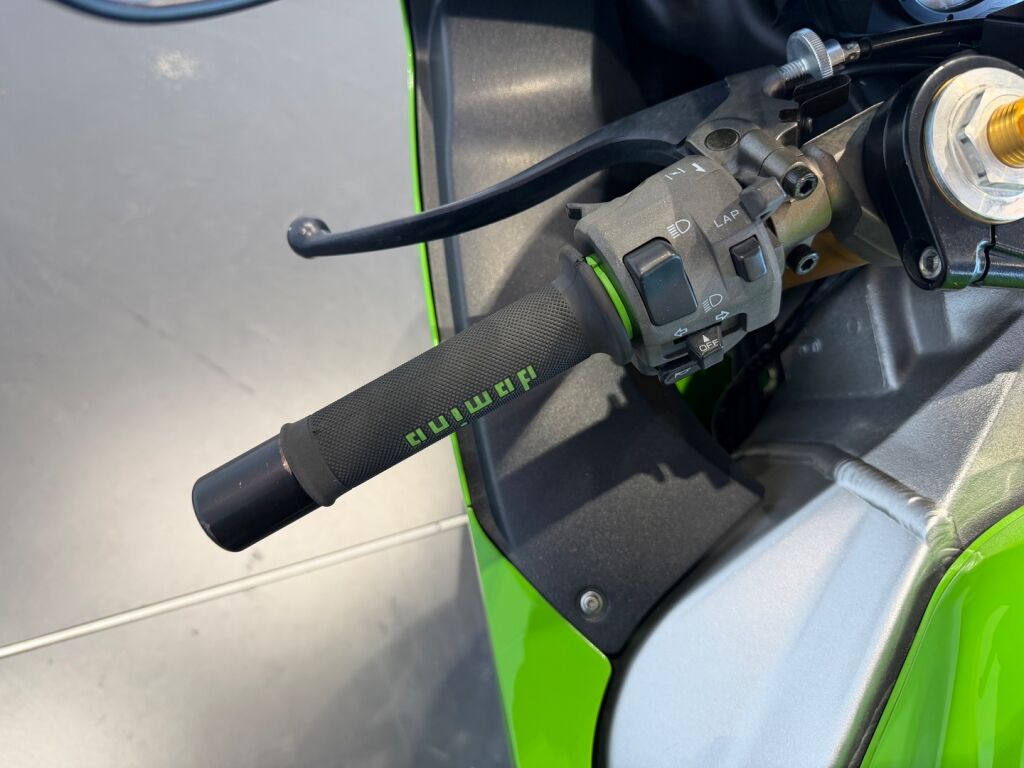 Kawasaki NINJA 2004 LA V 201