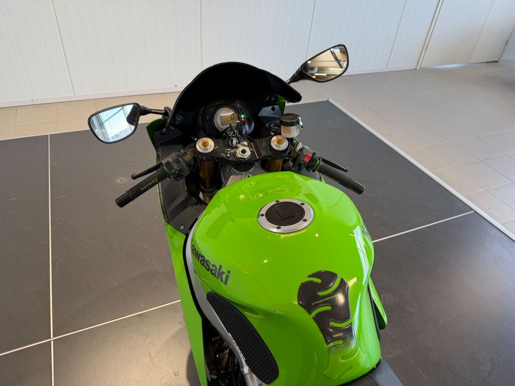 Kawasaki NINJA 2004 LA V 201