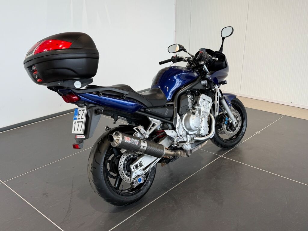 Yamaha FZS 2004 Harmaa