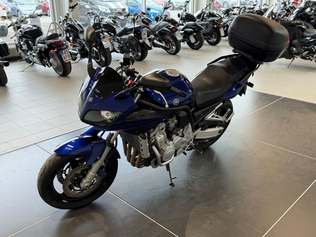 Yamaha FZS 2004 Harmaa
