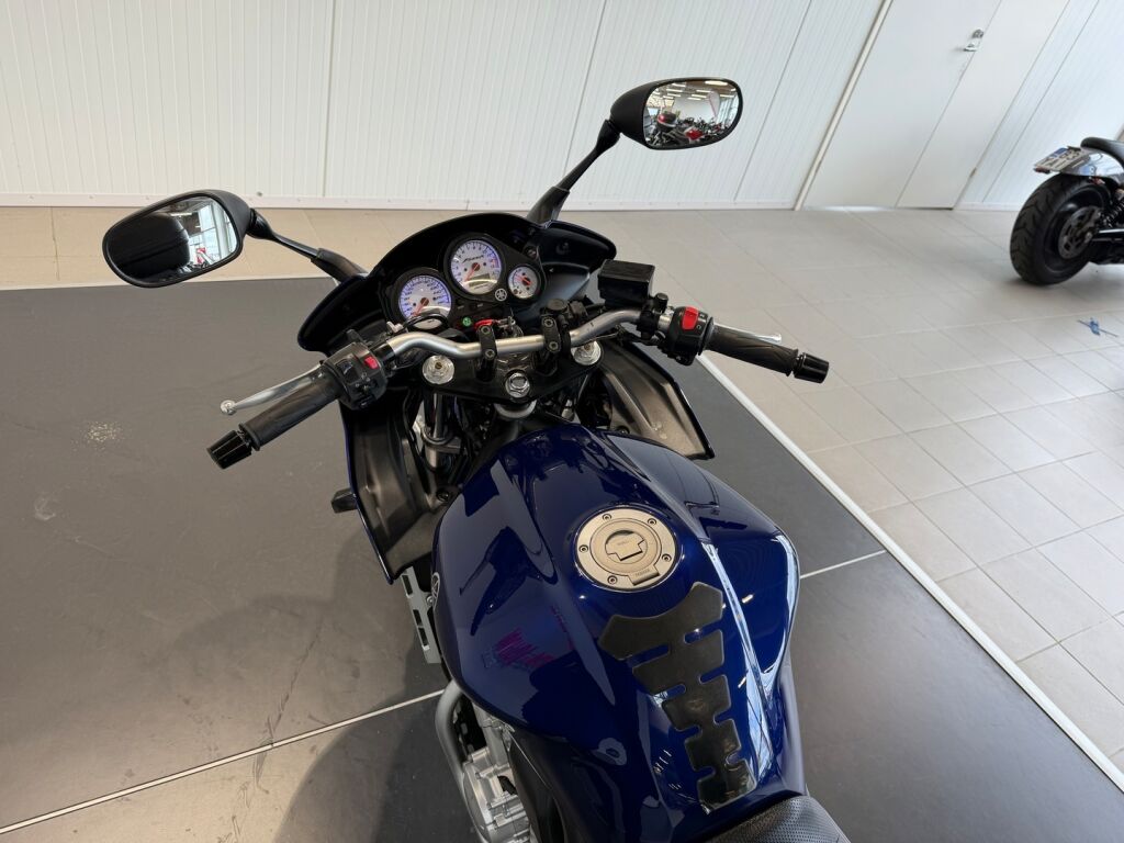 Yamaha FZS 2004 Harmaa