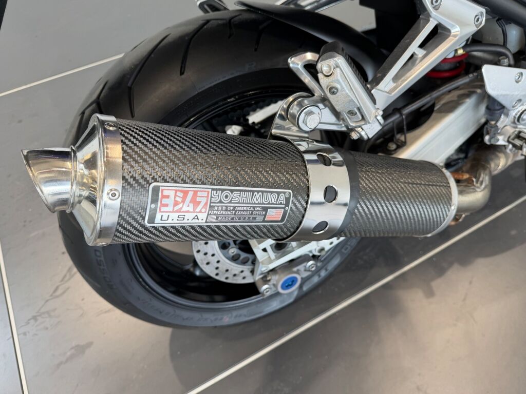 Yamaha FZS 2004 Harmaa