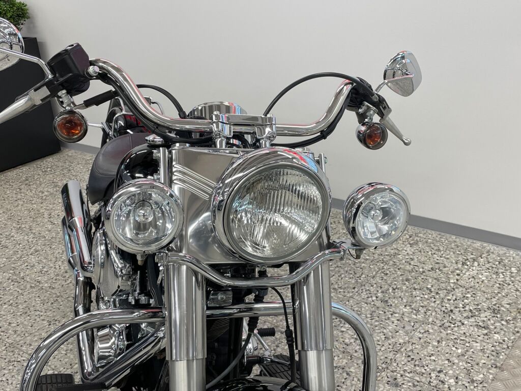 Harley-davidson SOFTAIL 2004 MH K 107
