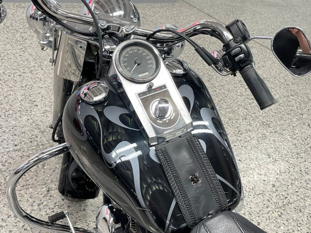Harley-davidson SOFTAIL 2004 