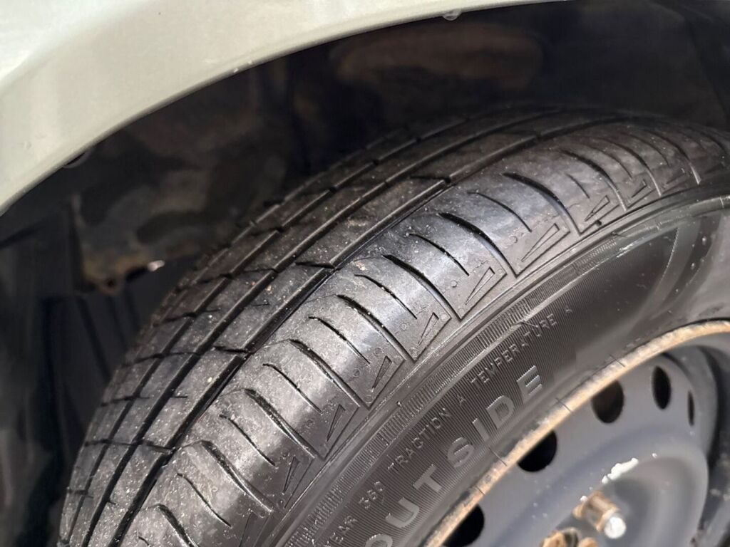 Toyota Avensis 2001 Vihreä