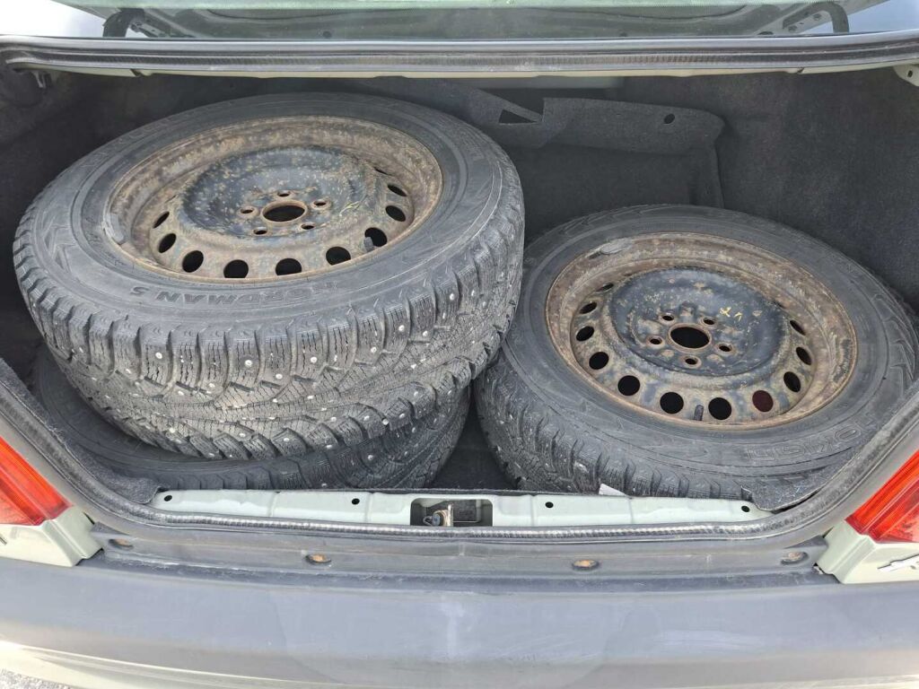 Toyota Avensis 2001 Vihreä