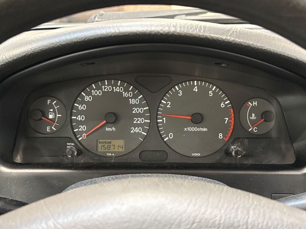 Toyota Avensis 2001 Vihreä