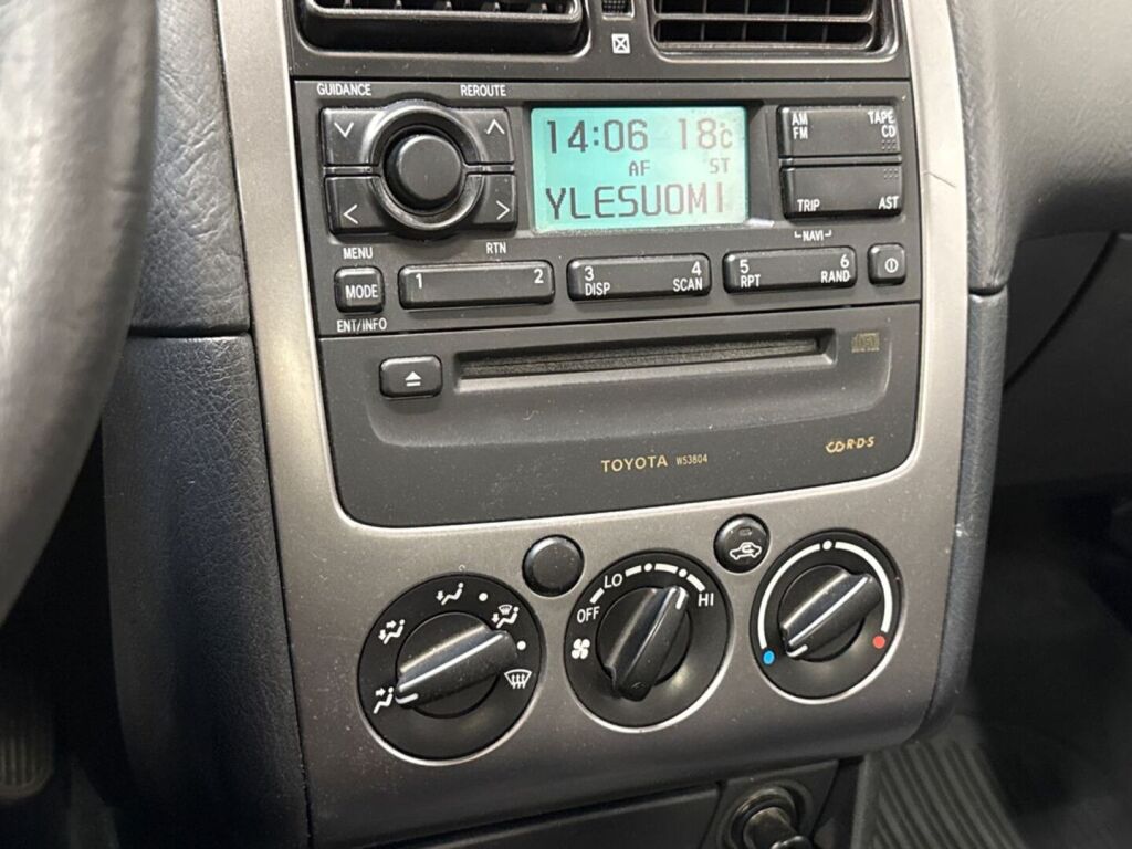 Toyota Avensis 2001 Vihreä