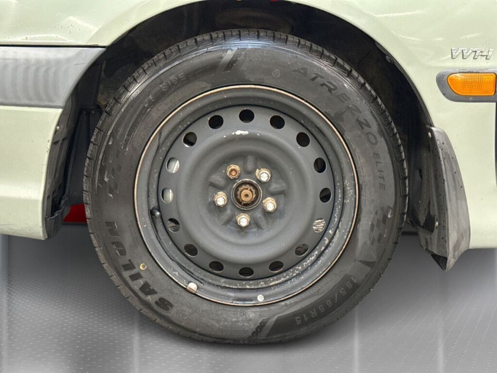 Toyota Avensis 2001 Vihreä
