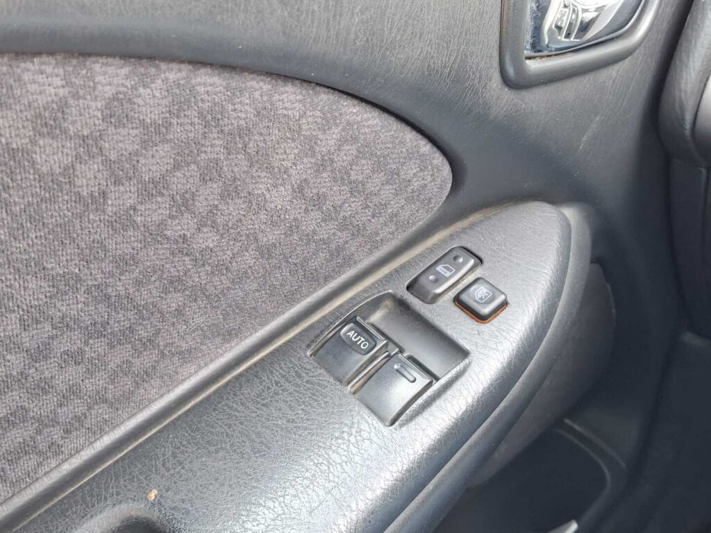 Toyota Avensis 2001 Vihreä