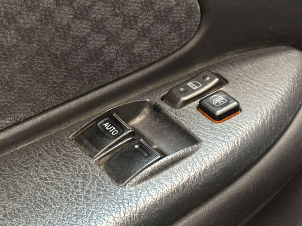Toyota Avensis 2001 Vihreä