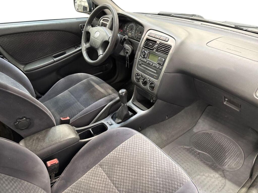 Toyota Avensis 2001 Vihreä