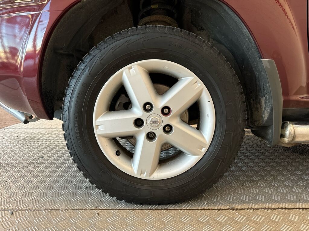 Nissan X-TRAIL 2003 Punainen