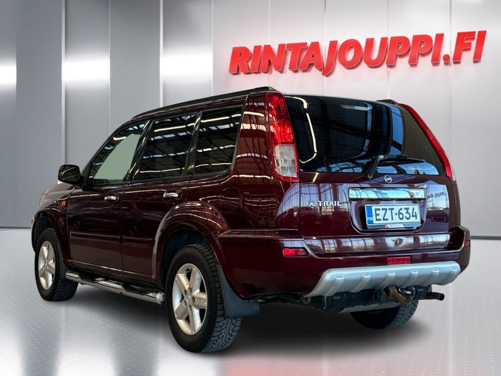 Nissan X-TRAIL 2003 Punainen