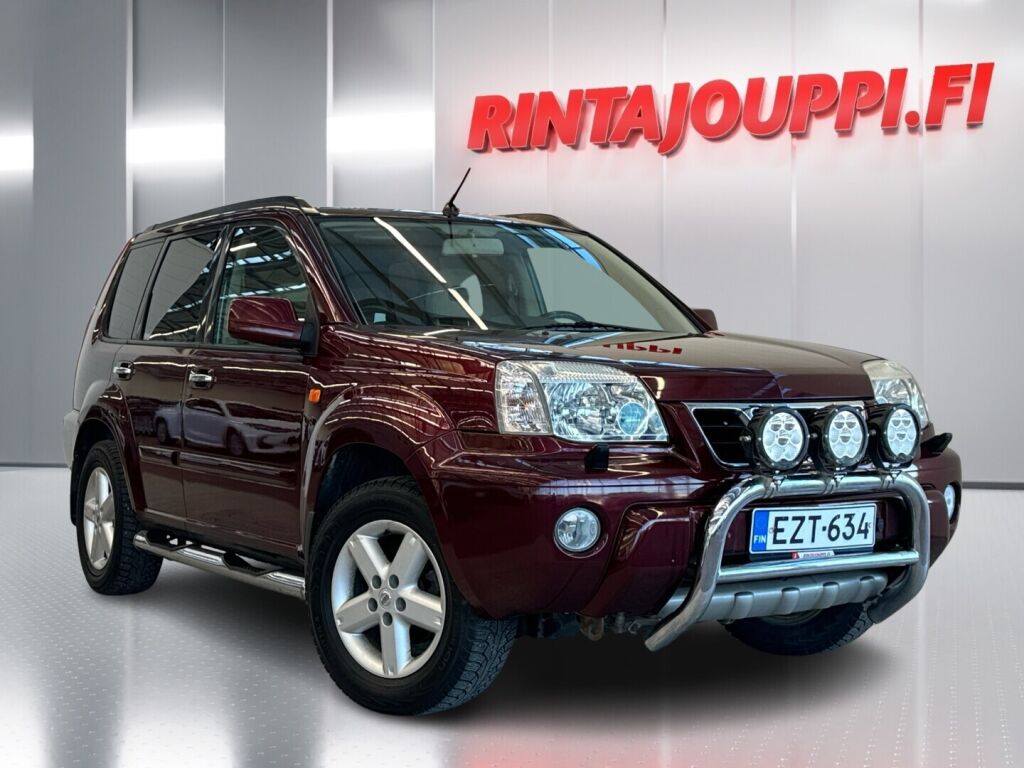 Nissan X-TRAIL 2003 Punainen