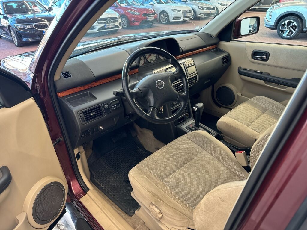 Nissan X-TRAIL 2003 Punainen