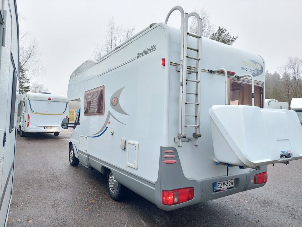 Dethleffs Globetrotter A 5820 2003 Valkoinen