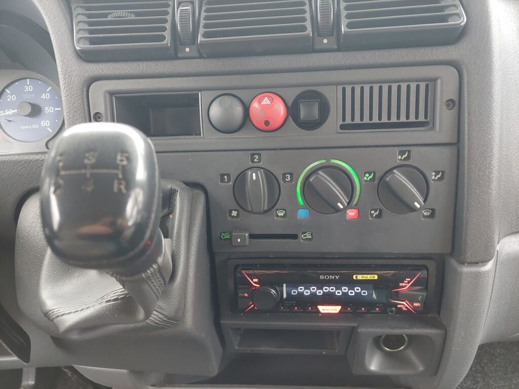 Dethleffs Globetrotter A 5820 2003 Valkoinen