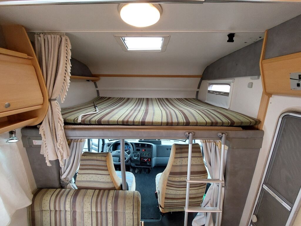 Dethleffs Globetrotter A 5820 2003 Valkoinen