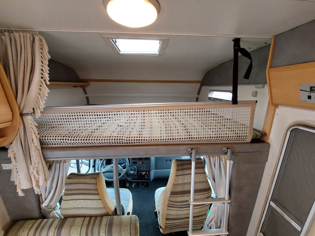 Dethleffs Globetrotter A 5820 2003 Valkoinen