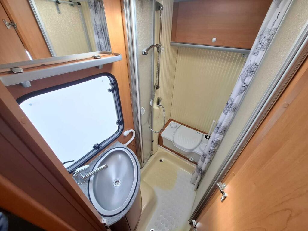 Dethleffs FORTERO T 5945 2007 Valkoinen