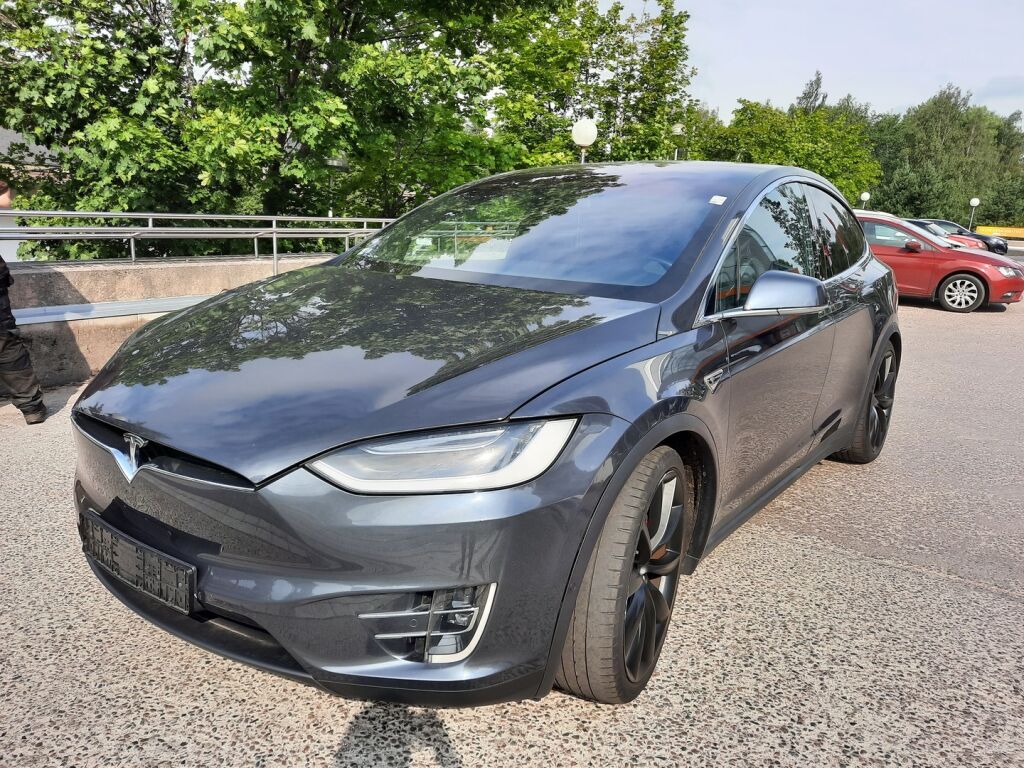 Tesla Model X 2017 Harmaa
