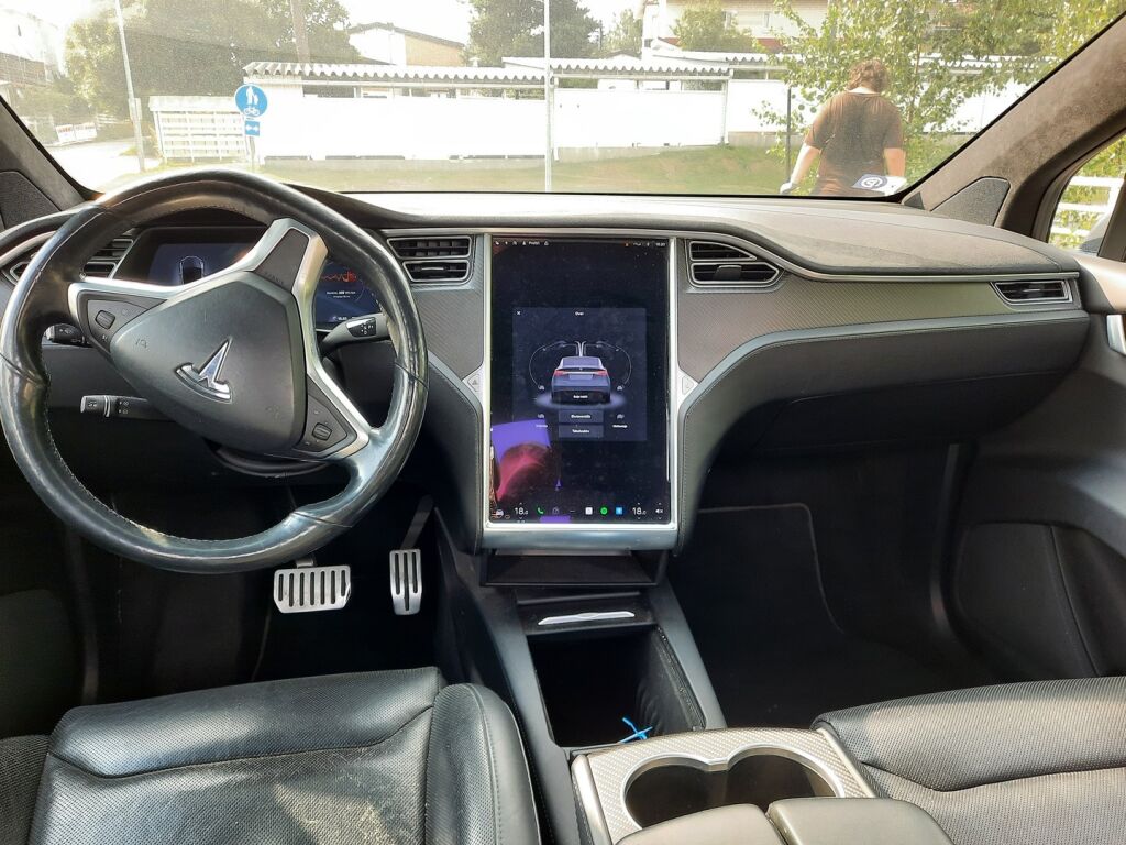 Tesla Model X 2017 Harmaa