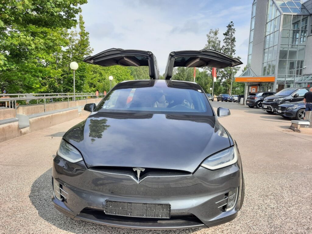 Tesla Model X 2017 Harmaa