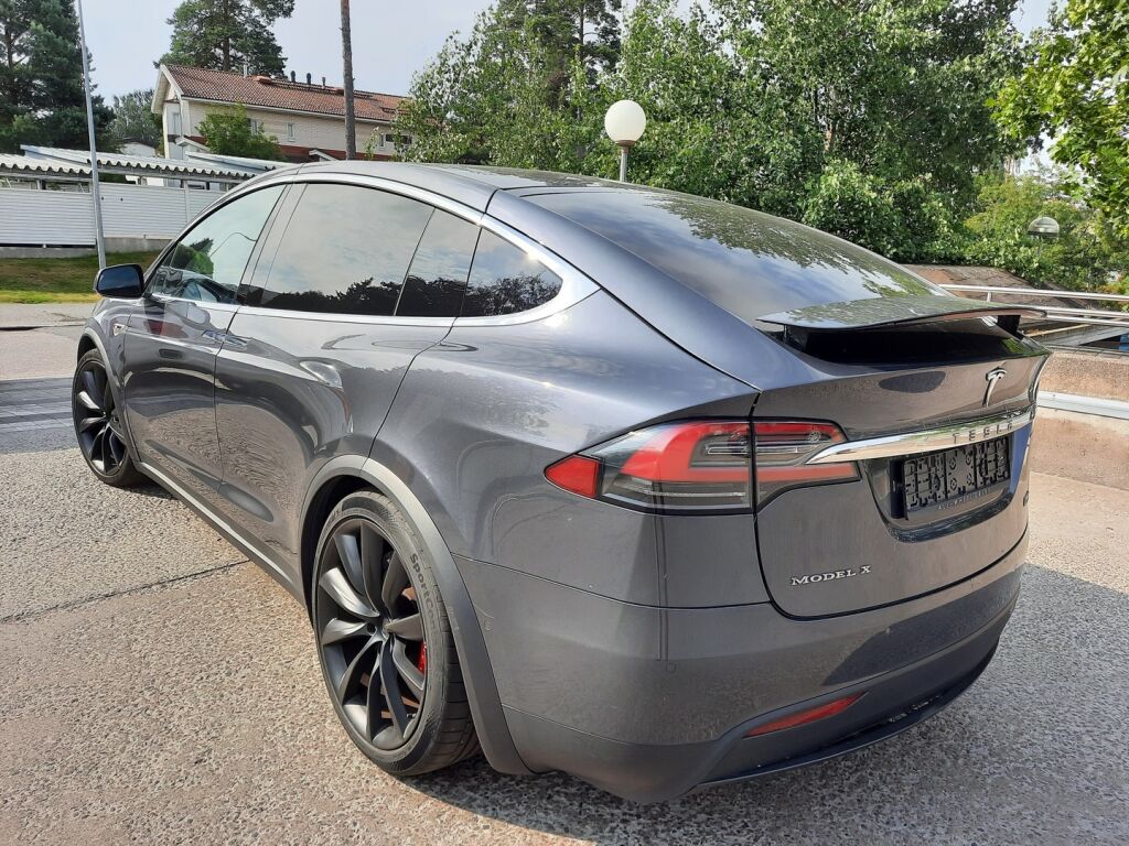 Tesla Model X 2017 Harmaa