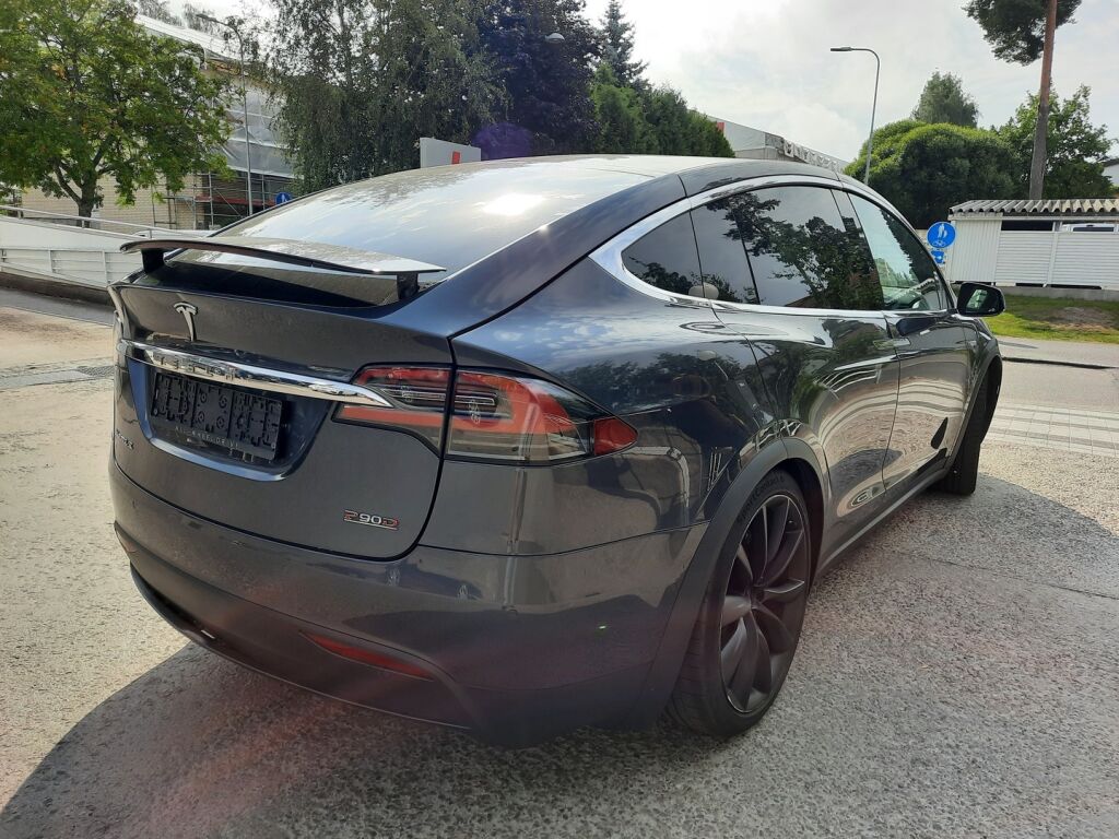 Tesla Model X 2017 Harmaa
