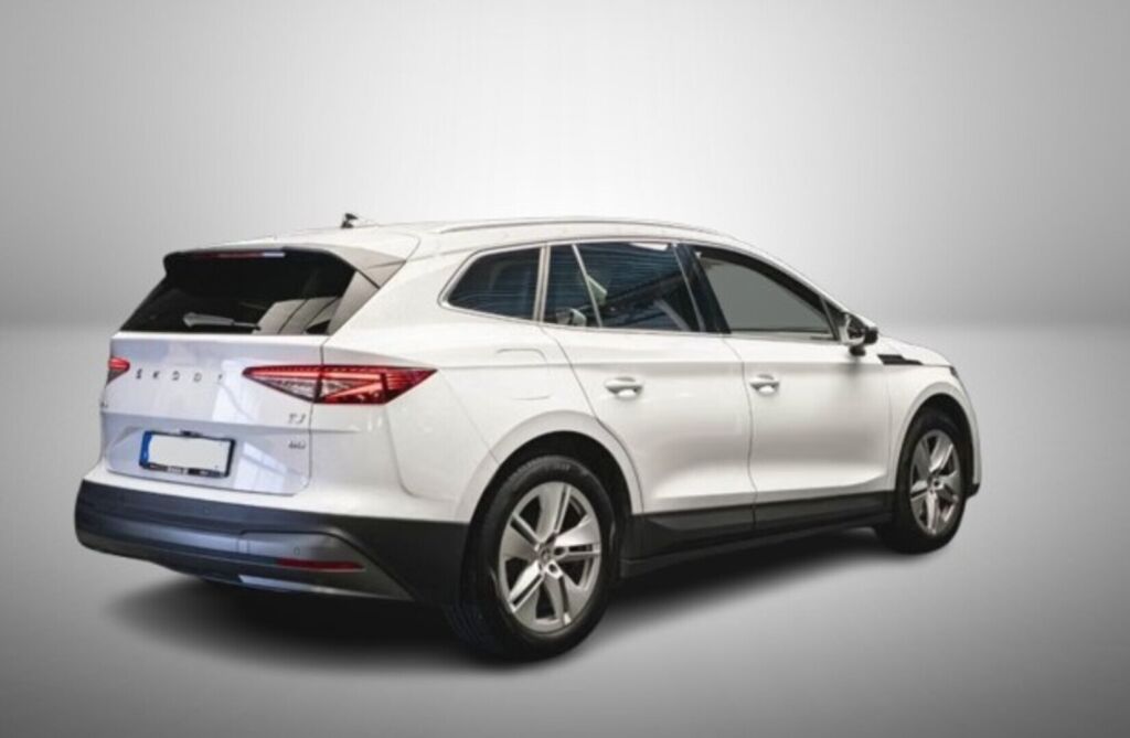 Skoda Enyaq 2023 Valkoinen (Moon White Metallic)