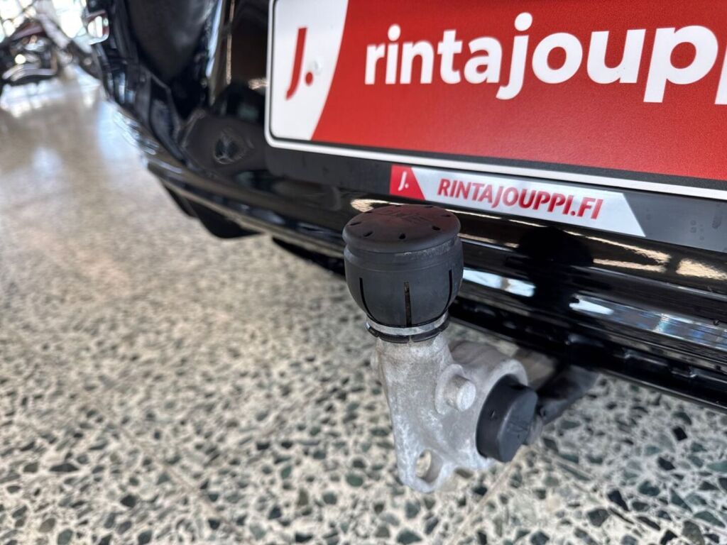 Mercedes-Benz EQE 2023 Punainen