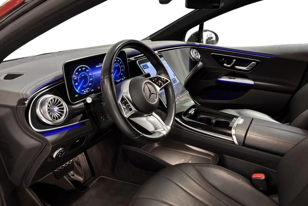 Mercedes-Benz EQE 2023 Punainen