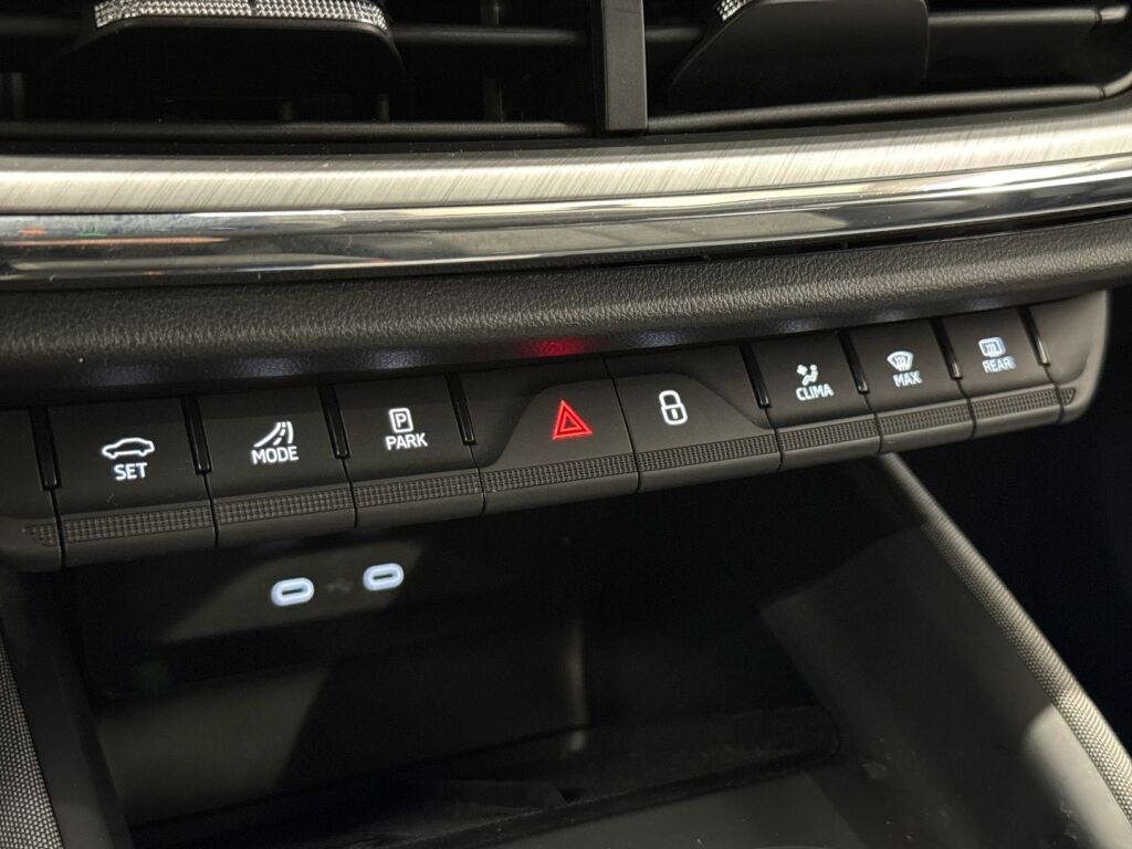 Skoda Enyaq 2024 Brilliant Silver Metallic