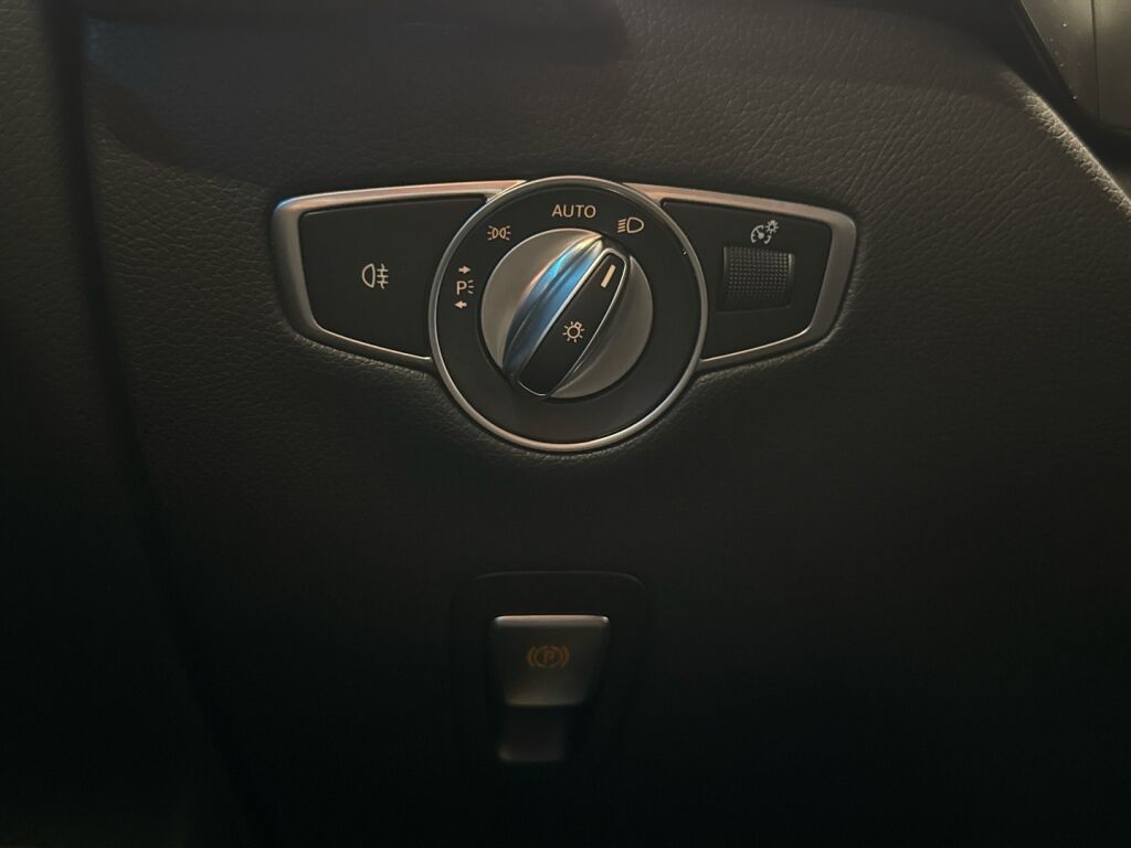 Mercedes-Benz EQC 2022 Polarvalkoinen