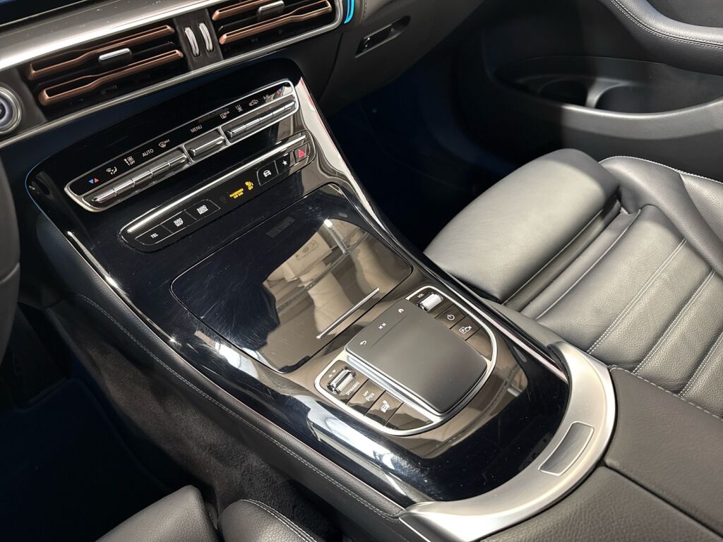 Mercedes-Benz EQC 2022 Polarvalkoinen