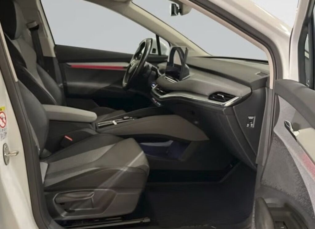 Skoda Enyaq 2022 Valkoinen