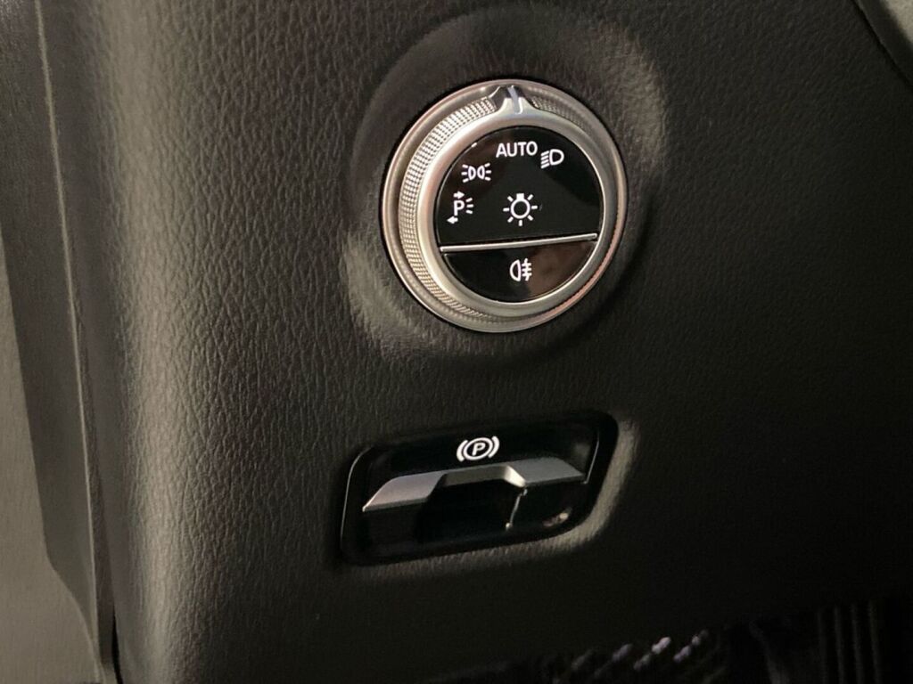 Mercedes-Benz C 2023 