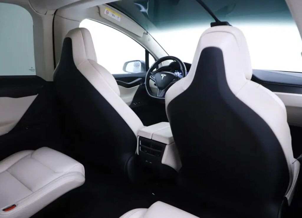 Tesla Model X 2018 