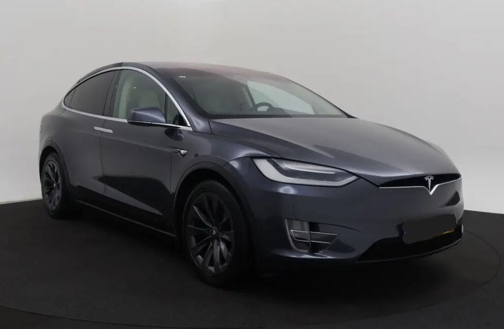 Tesla Model X 2018 