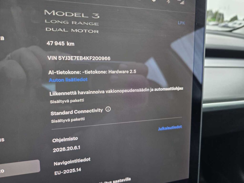 Tesla Model 3 2019 Punainen