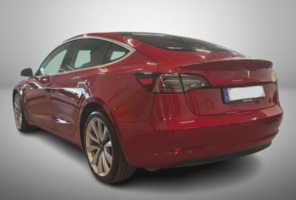 Tesla Model 3 2019 Punainen