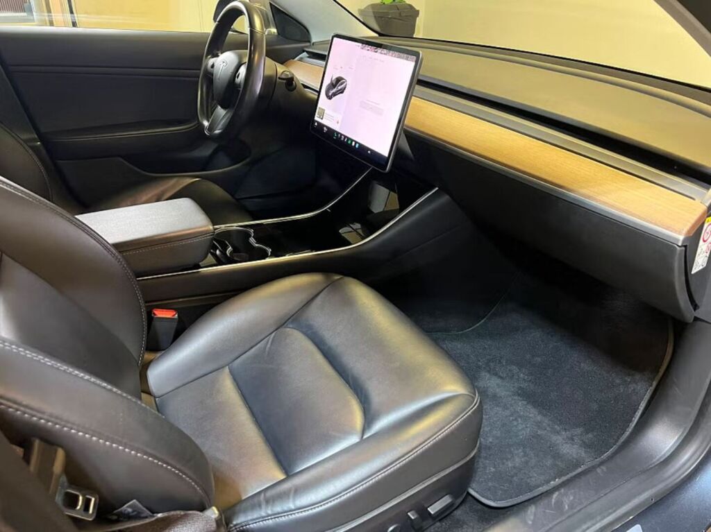 Tesla Model 3 2019 