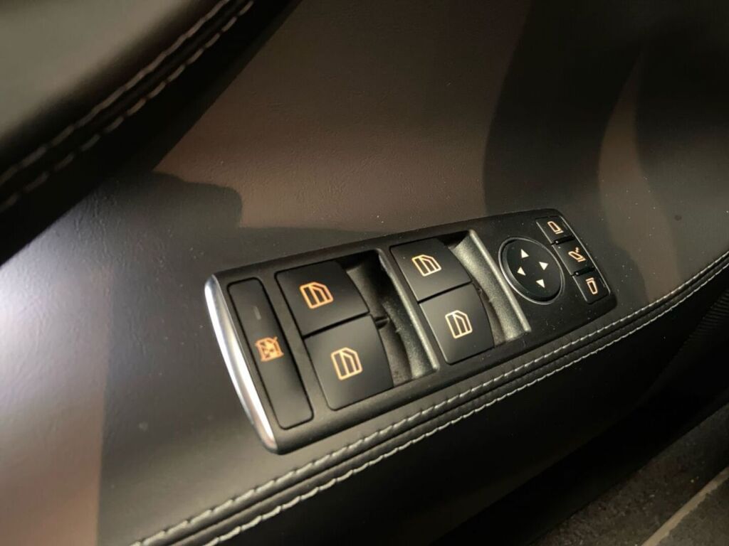 Tesla Model S 2019 