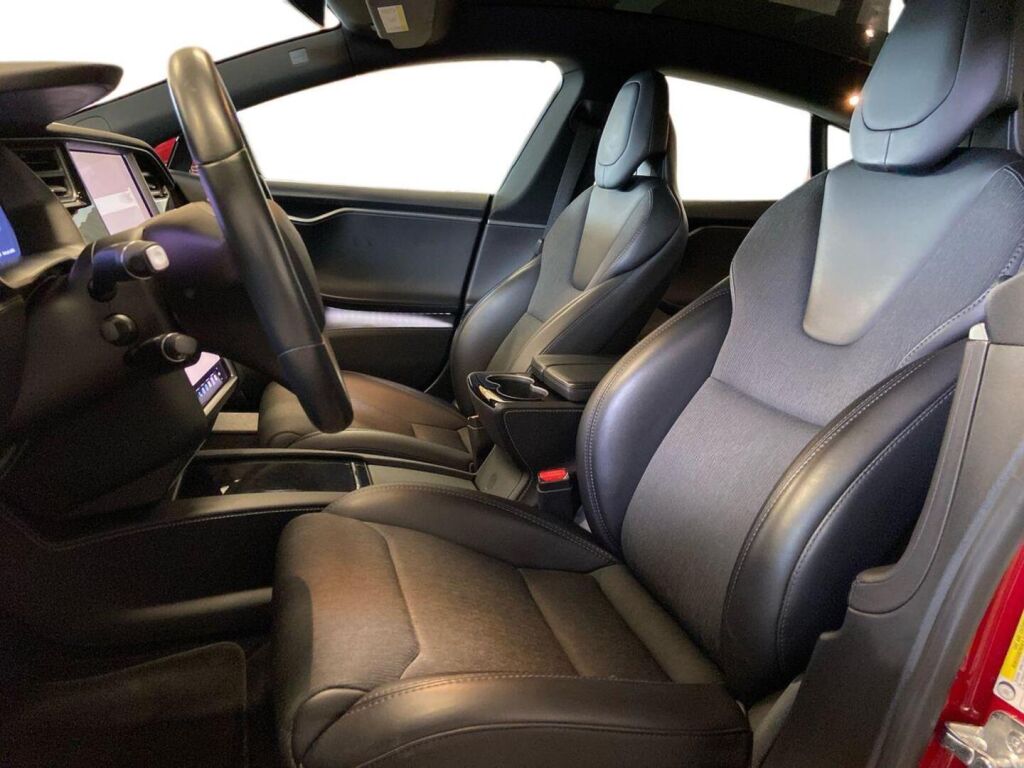 Tesla Model S 2019 