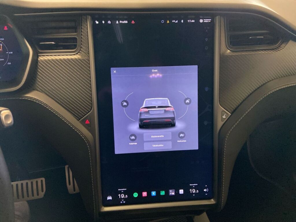 Tesla Model X 2020 