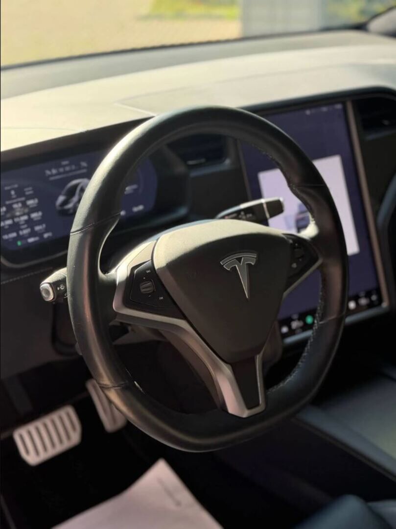 Tesla Model X 2020 