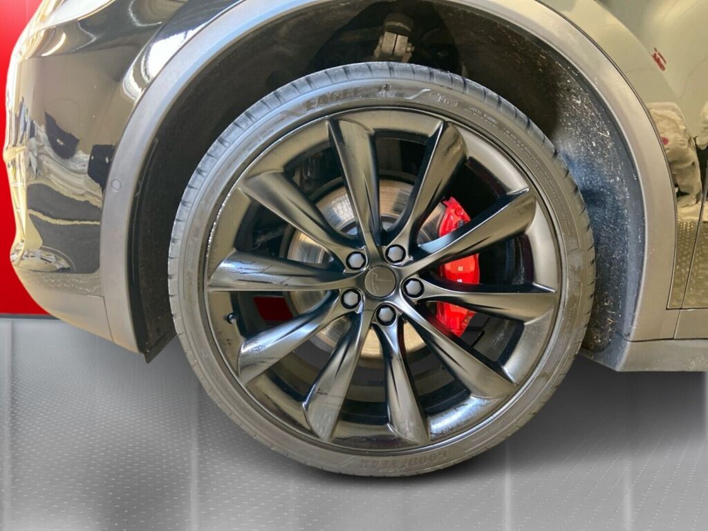 Tesla Model X 2020 